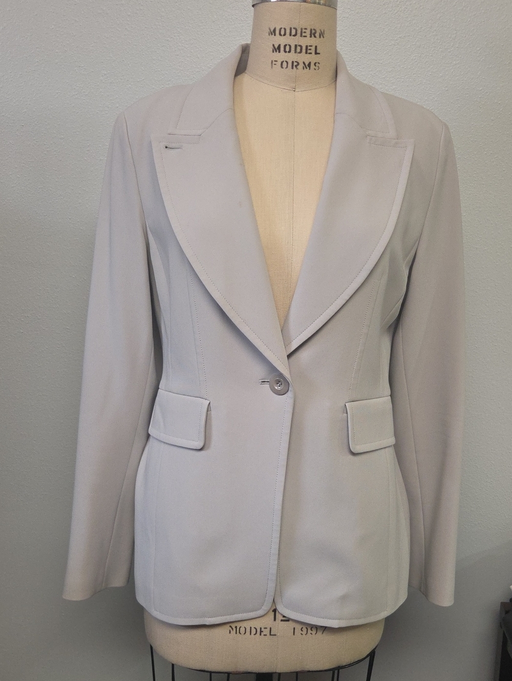 St. John Cream Tailored Single-Button Blazer